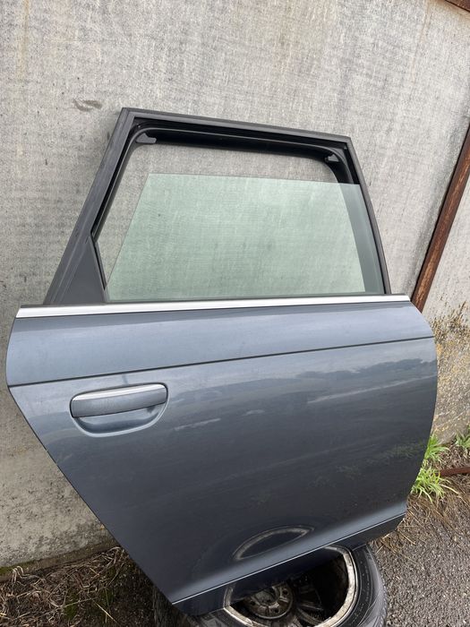 Двері Audi a6c6 універсал