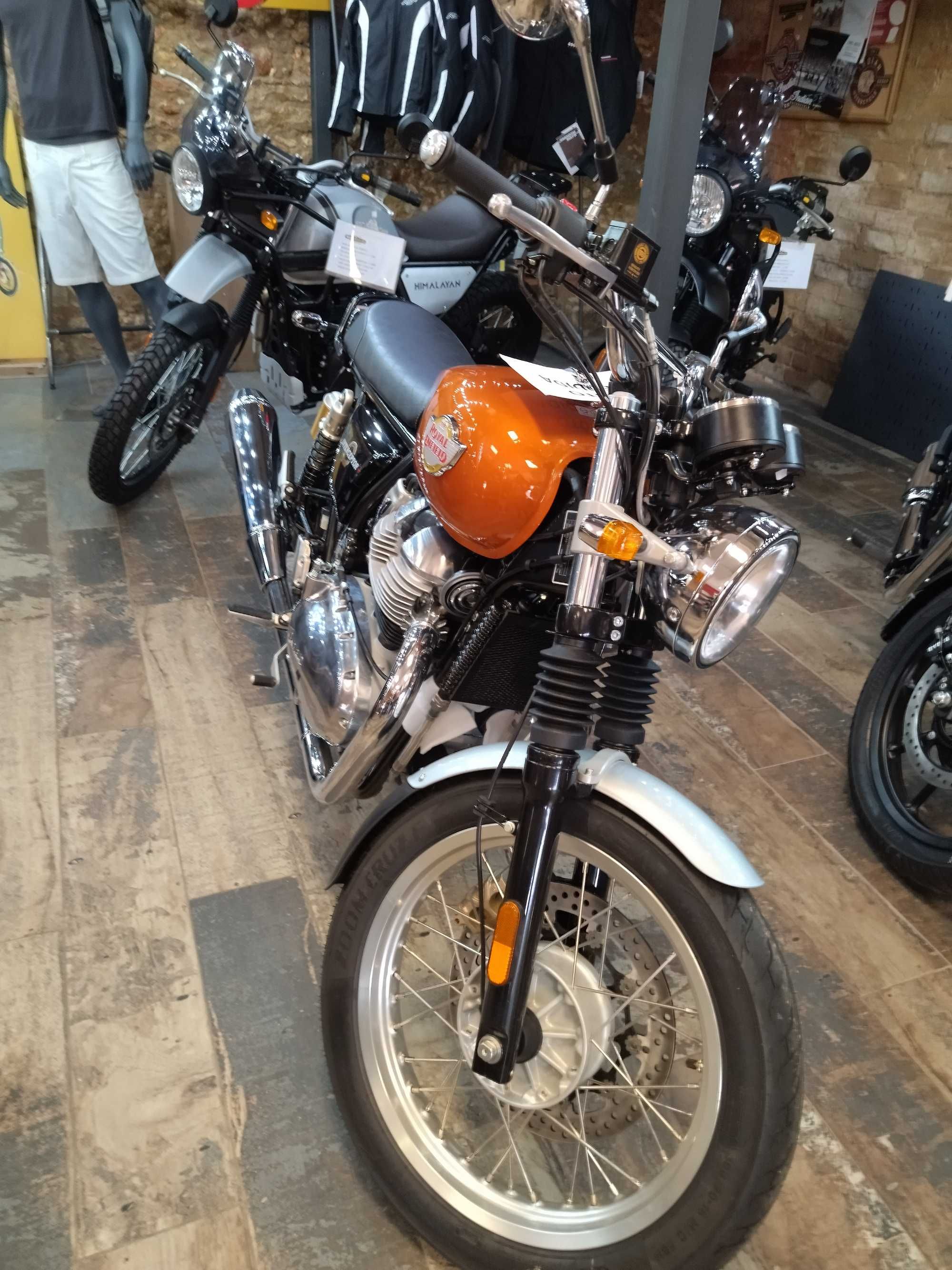 Royal Enfield Interceptor 650, como novo