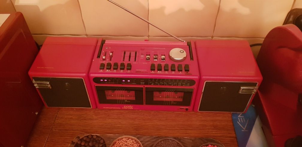 Duży Radiomagnetofon Klasyk Czerwony Grundig Stan Kolekcjonerski !!!