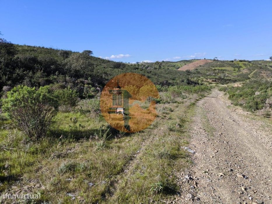 Terreno Com 51.360 M2 - Com Possibilidade De Construção - Turismo -...