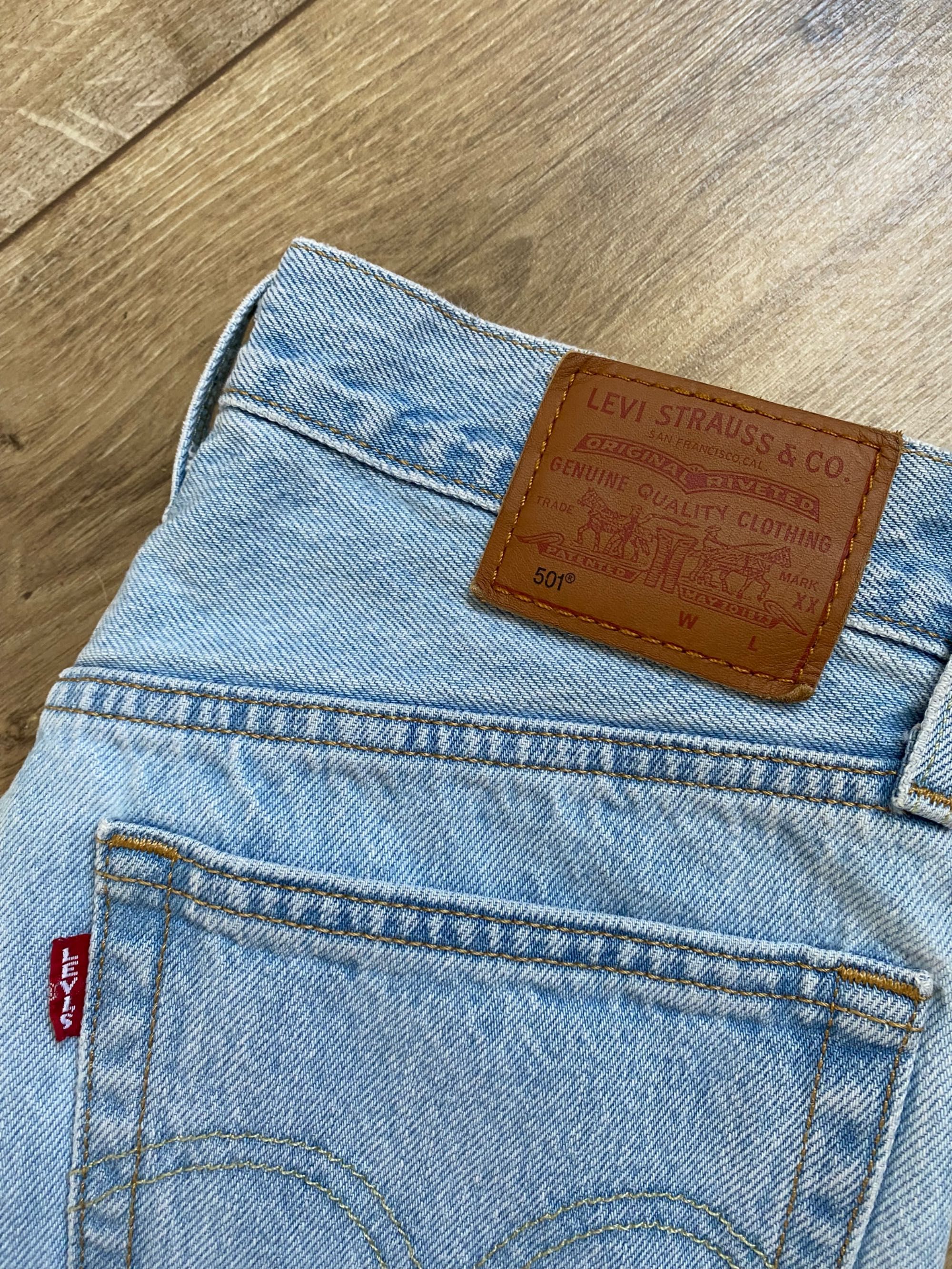 Levis Strauss dżinsy straight fit 501 550 W25 L26