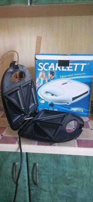 Новая!! бутербродница Scarlett SC 1118