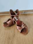 Buty do tańca towarzyskiego (łacina) na klocku