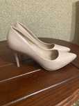 Eleganckie buty szpilki rozmiar 37 beżowe