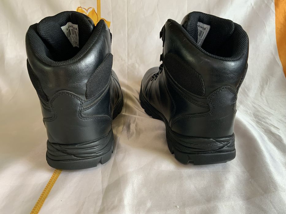 Теплющие фирменные кожаные зимние ботинки Karrimor. Размер 45 / 30 см