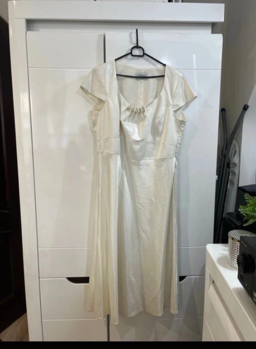 Elegancka sukienka Alhis