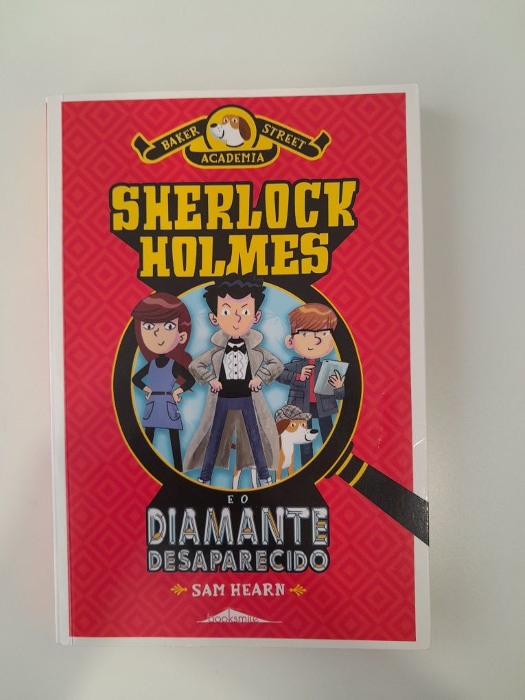 Livro- "Sherlock holmes e o diamante desaparecido"