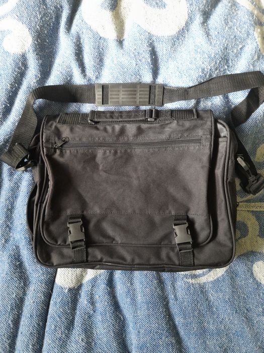 Сумка для ноутбука.