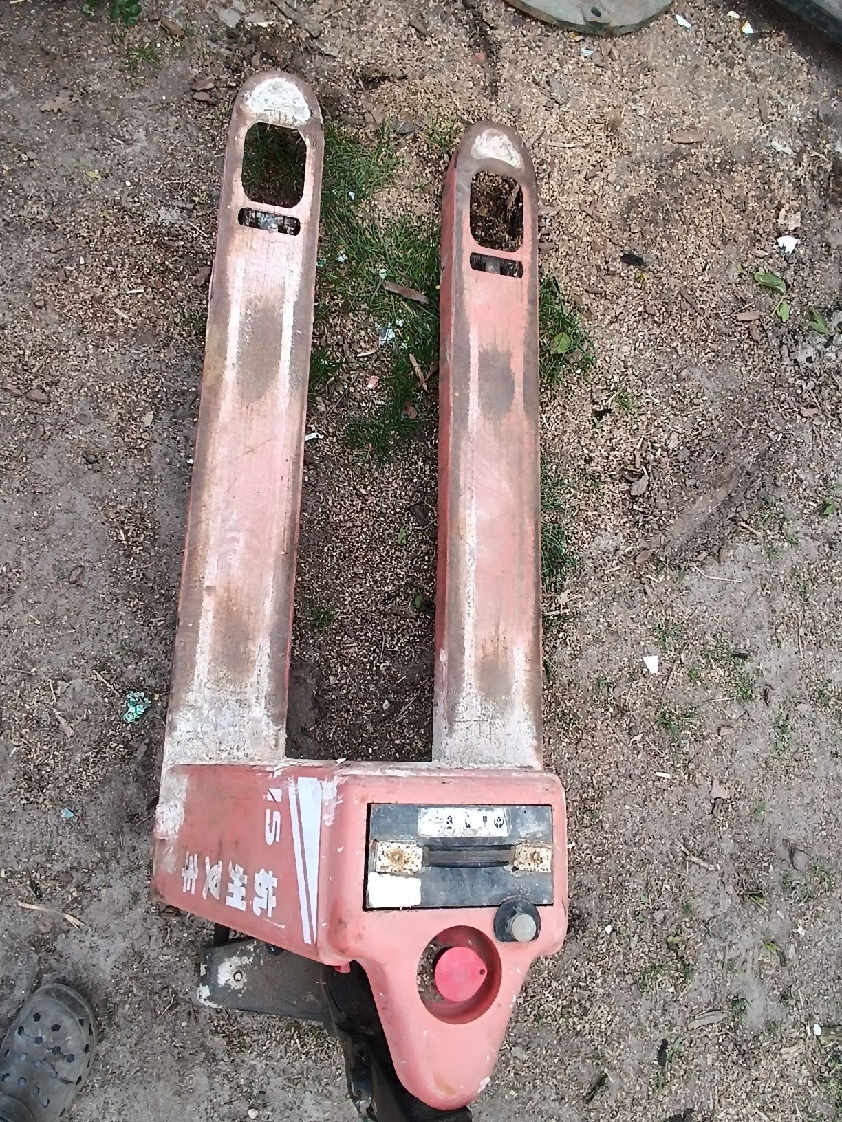 Paleciak elektryczny do naprawy do przeglądu na części