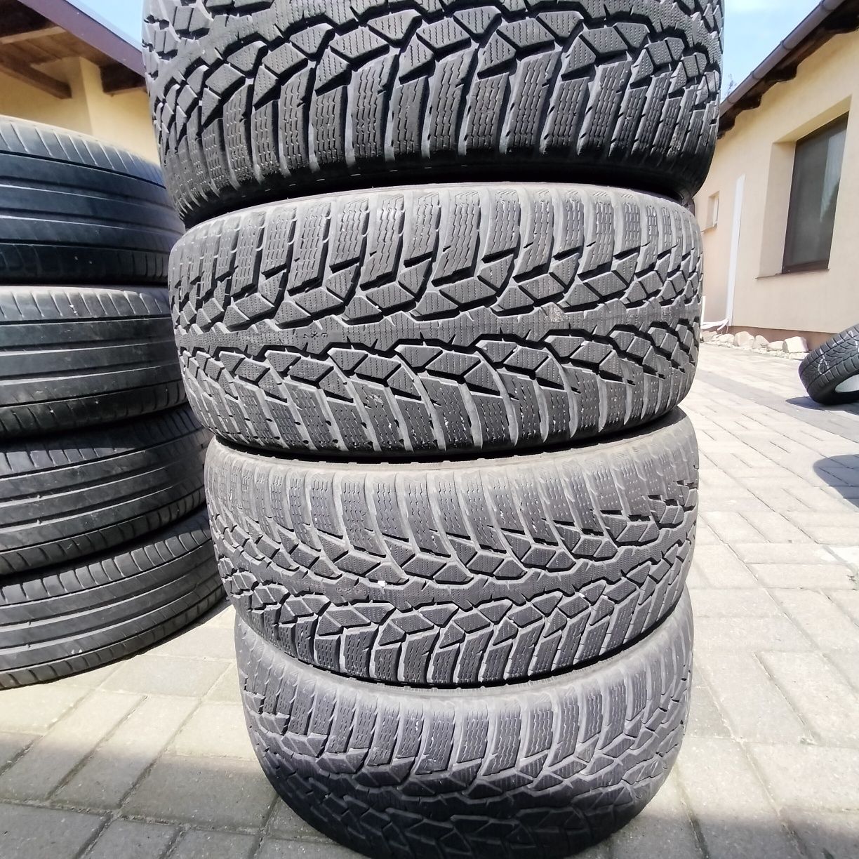 Opony zimowe Nokian WR d4 225/50/18 Dot 2017 6-7mm