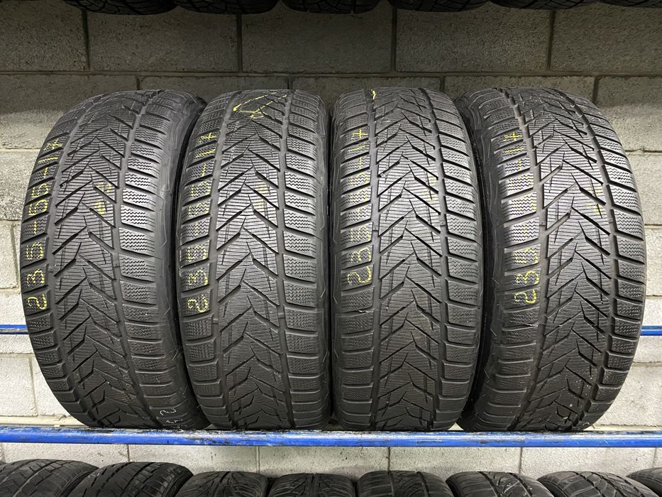 Зимові шини 235/55 R17 VREDESTEIN