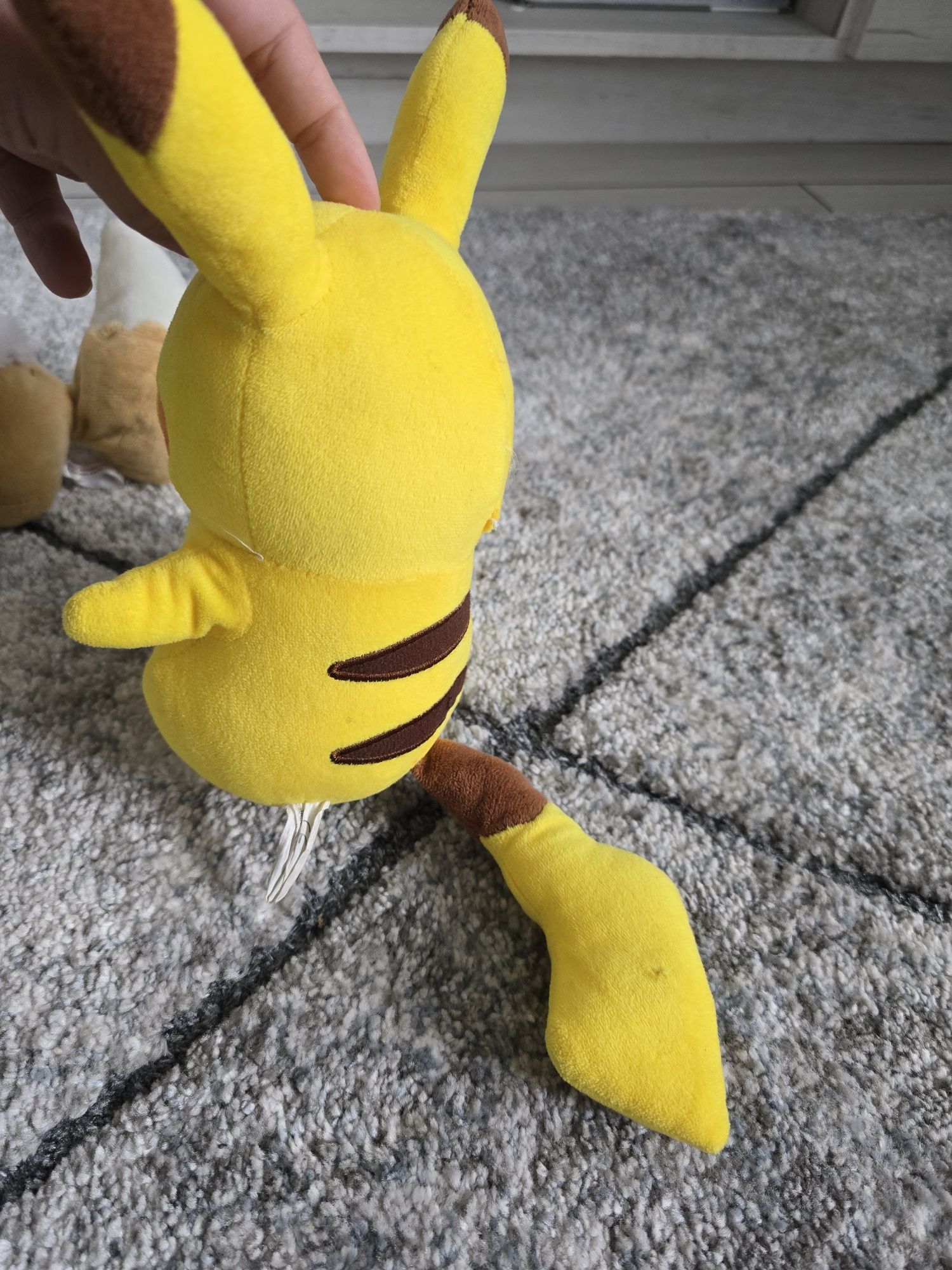 Pokemon pikachu maskotka pokemony