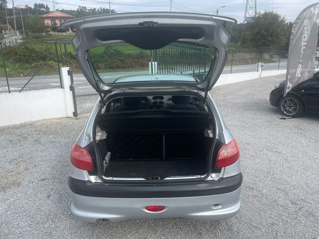 Peugeot 206 1.4 XT G T