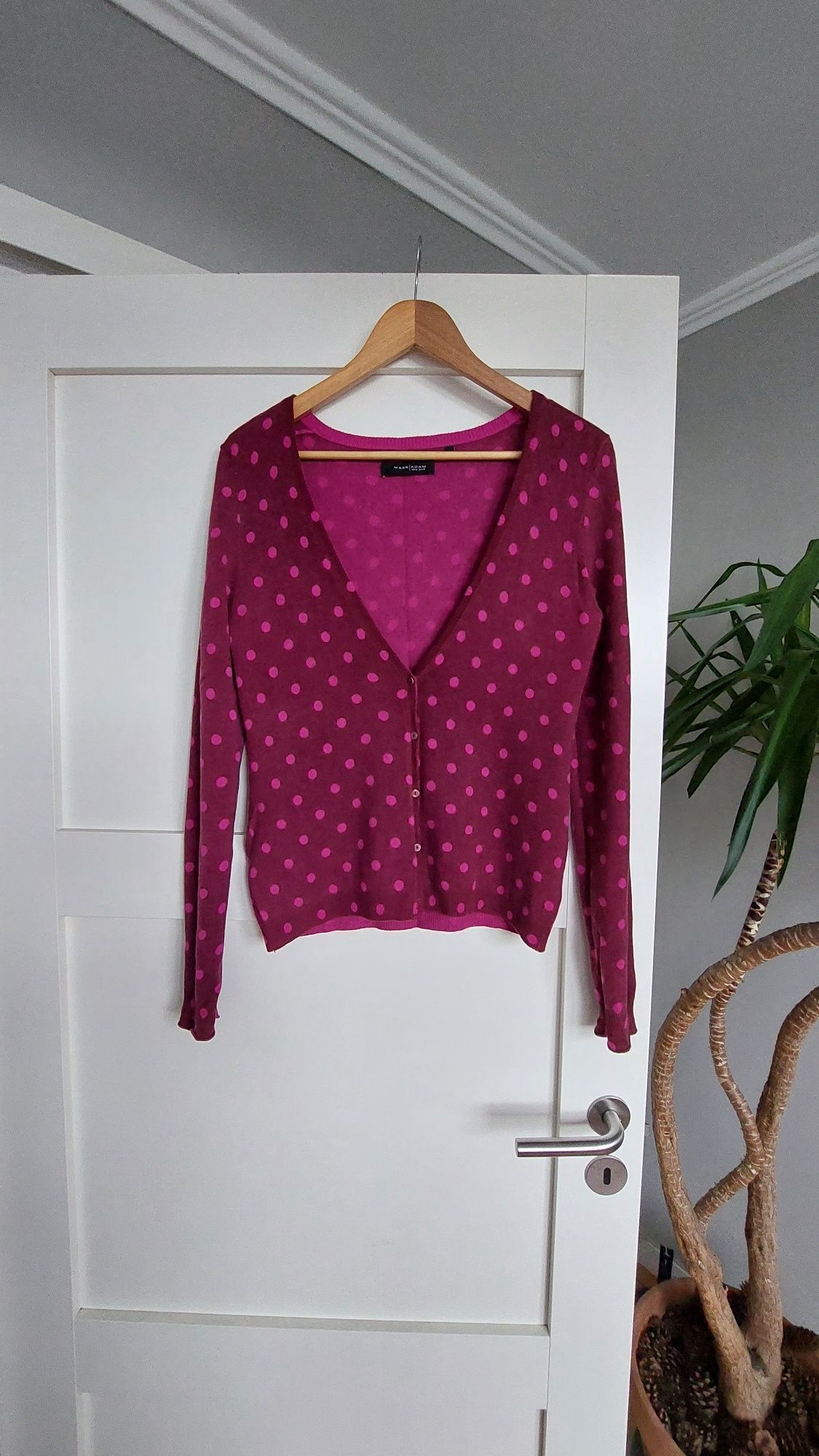 36 śliczny sweter kaszmirowy 100% cashmere rozpinanych w groszki róż