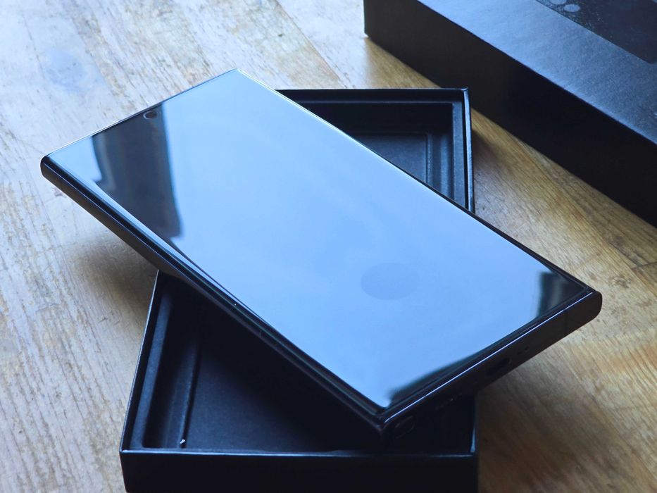 Європа. Samsung Galaxy S23 Ultra 8/256GB Phantom Black, 2sim.