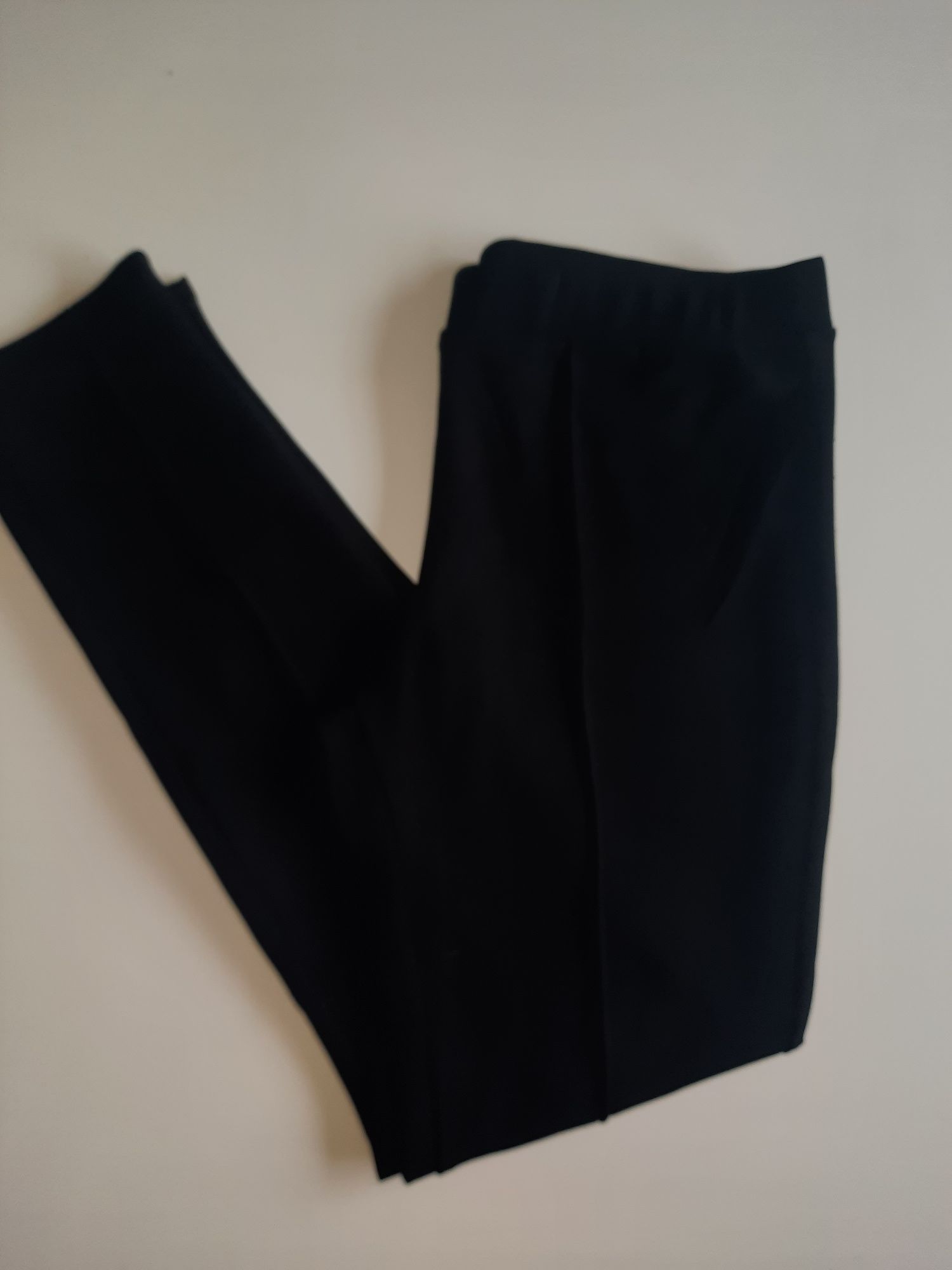 Czarne spodnie r. XL