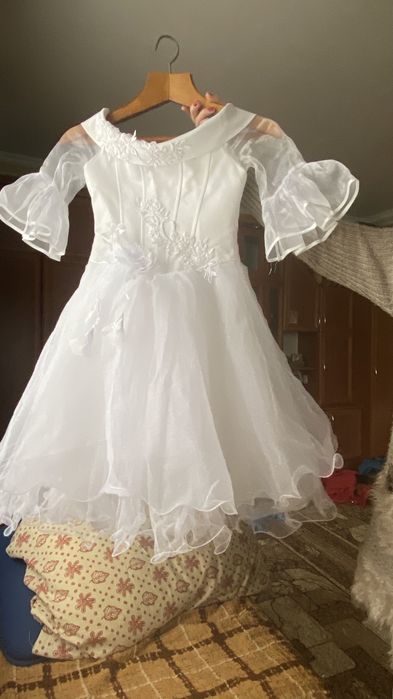 Плаття випускне біле ,плаття