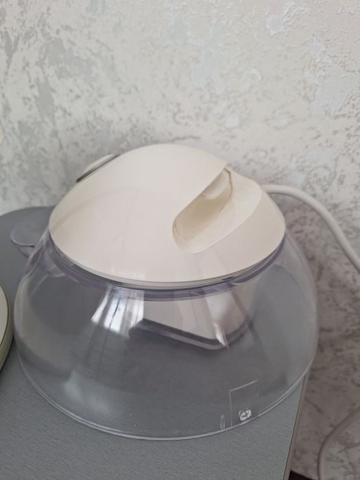 Мороженица KENWOOD IM 250.
Потужність: 4/6 Вт. Обсяг: 1 л. Ма