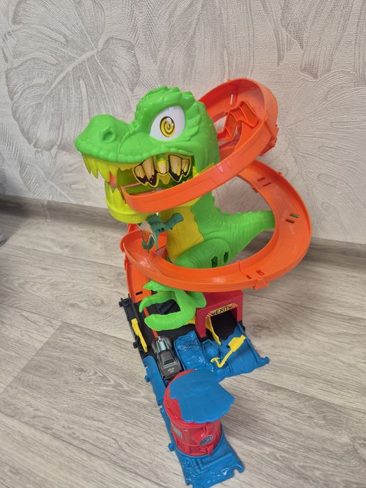 Трек хот вілс новий