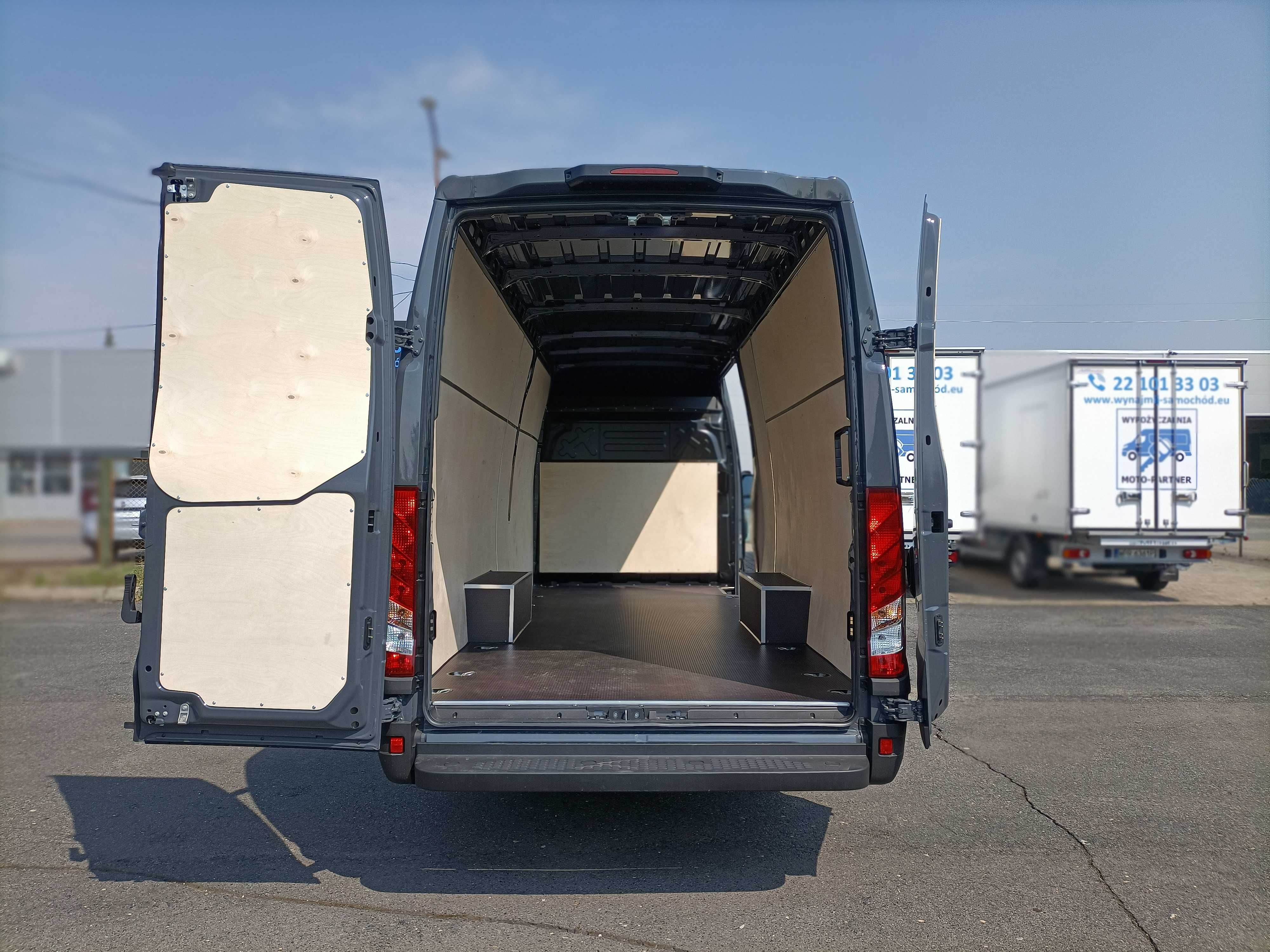 Wynajem busa Iveco Daily 16m3 /blaszak/dostawczy 6palet/paleciak