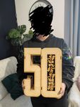 Pudełko urodziny 50 na wino, wódkę ze sklejki z zawieszką na butelkę