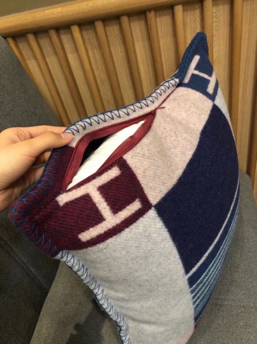 Плед с подушкой Hermes