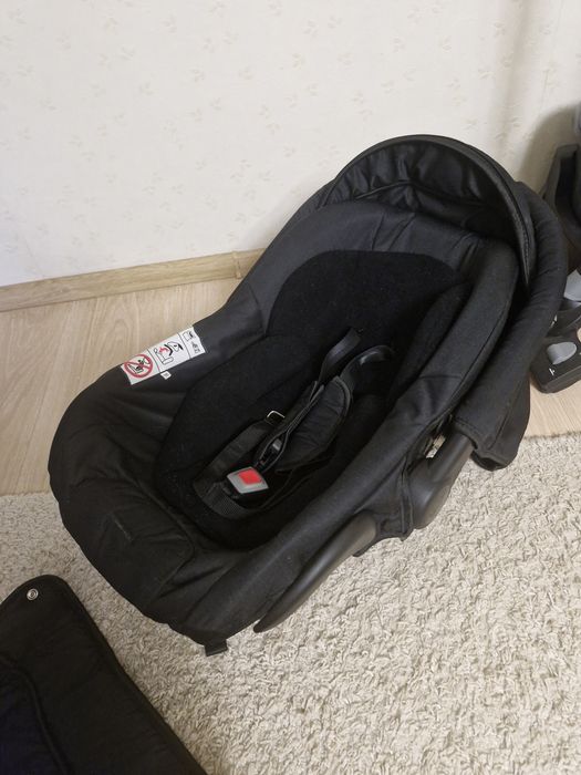 Продам автолюльку до року 1700грн