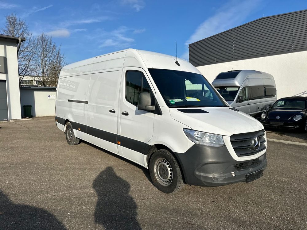 Дверка передня біла Mercedes Sprinter 907 Двері праві ліві