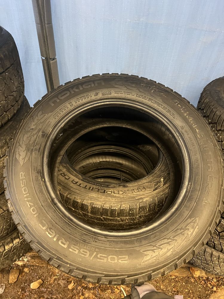 205/65/16C Nokian hakkapeliitta CR3