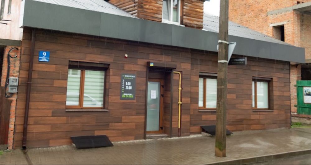 Продаж фасадного комерційного приміщення в ценрі міста вул.Банкова