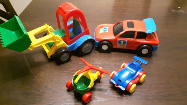 Zabawki Wader 4 sztuki: traktor z łyżką, autko sportowe, 2 x kid cars