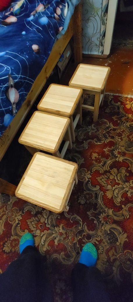Зручні та красиві табуретки. 750грн.