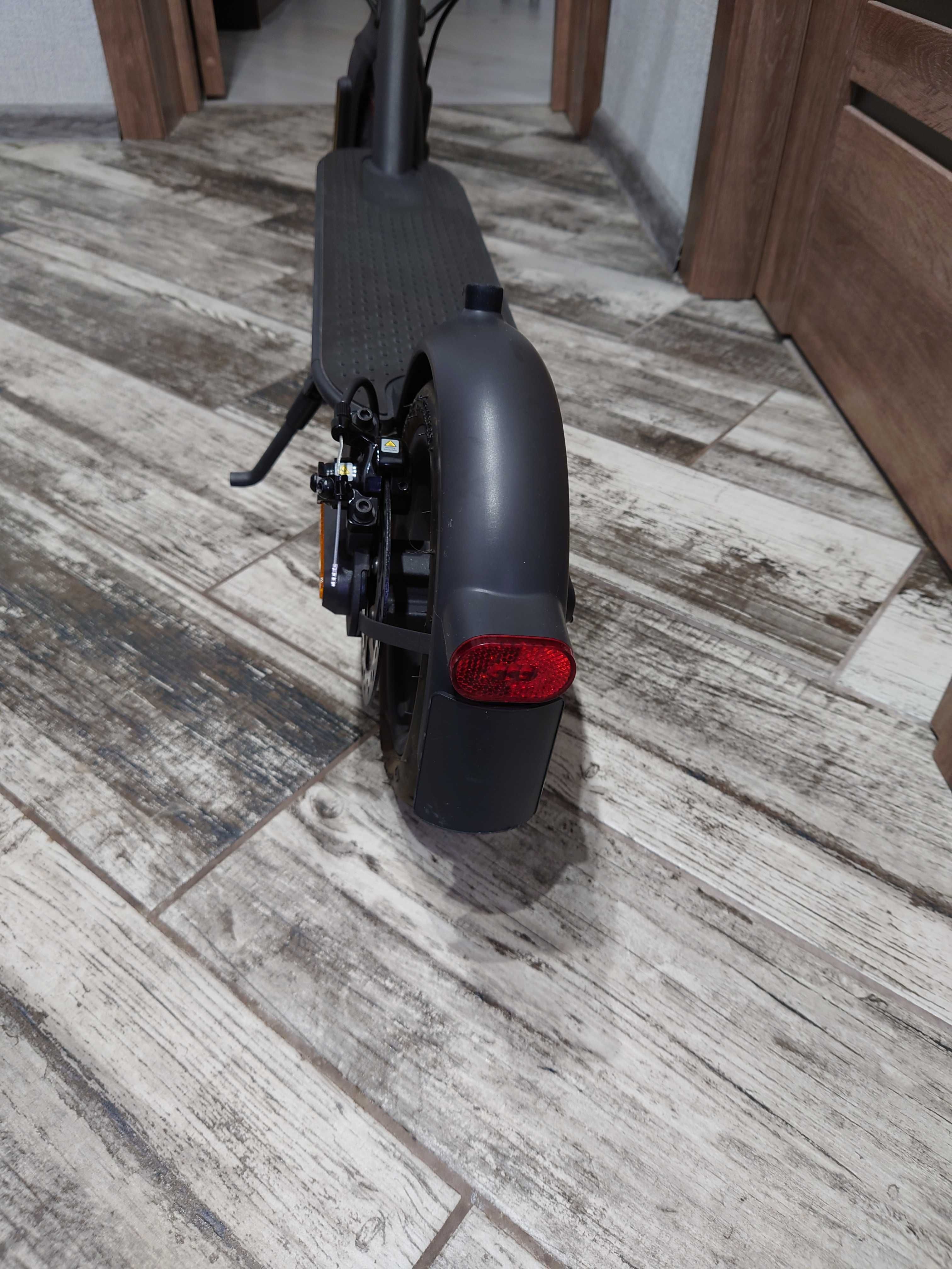 Продам Xiaomi Mi Electric Scooter Pro 2 Black