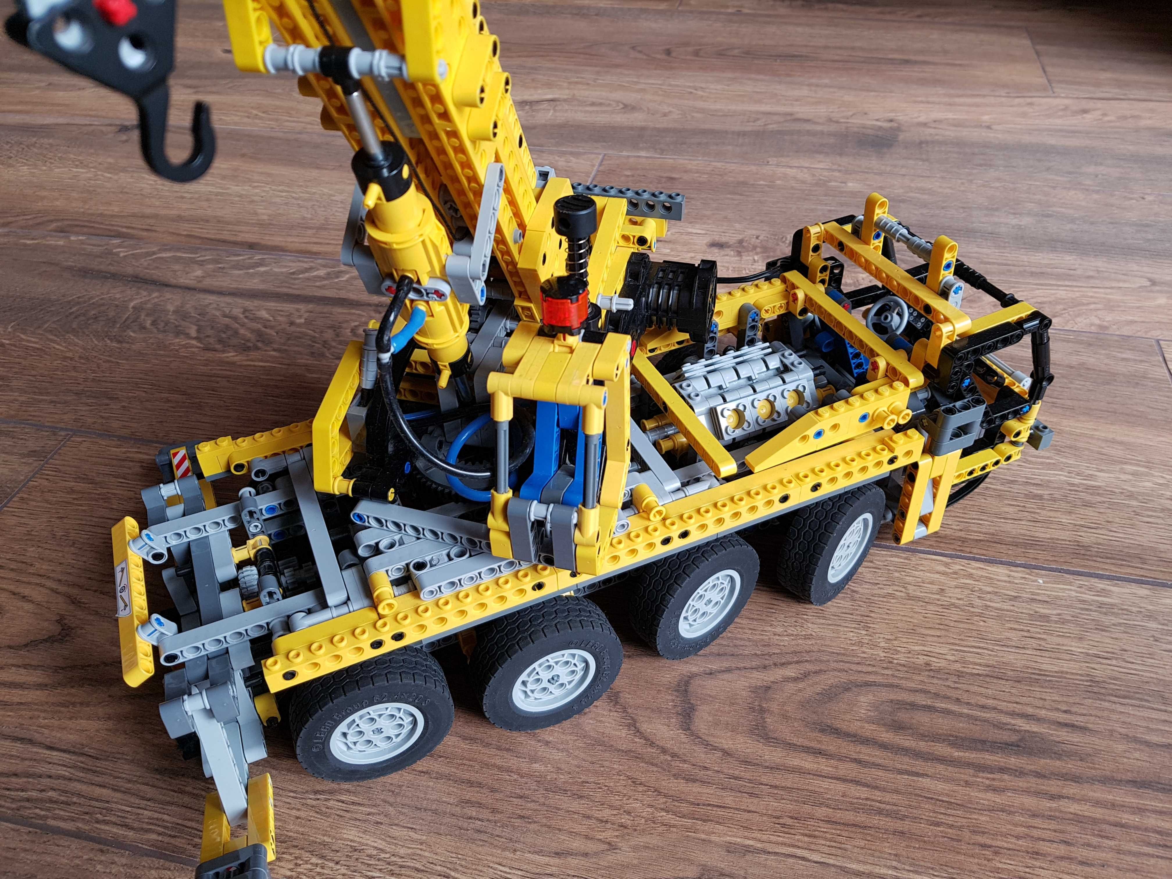 LEGO technic 8421 - Dźwig Żuraw