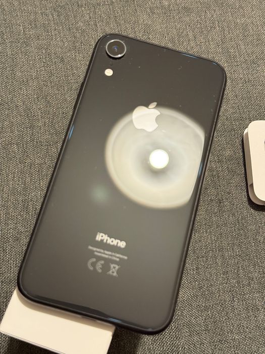 iPhone XR 64 GB Czarny 85% – stan idealny – EarPods Lightning + kabel
