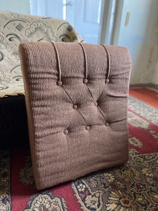 Продам зручне крісло для вітальні, терміново!