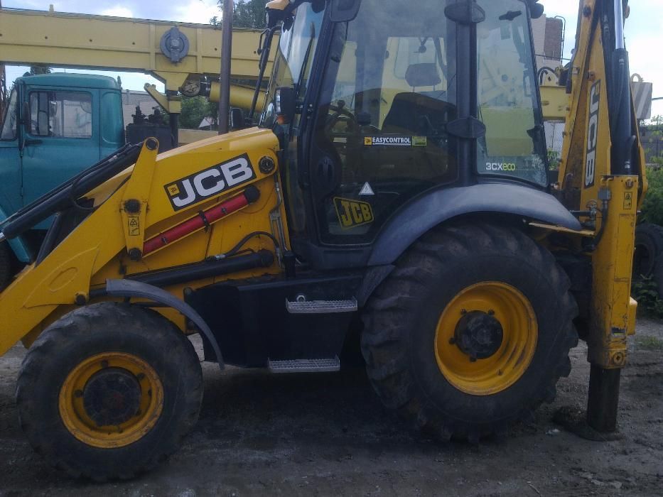Услуги экскаватора-погрузчика гидромолот JCB-3CX-2011 гв.