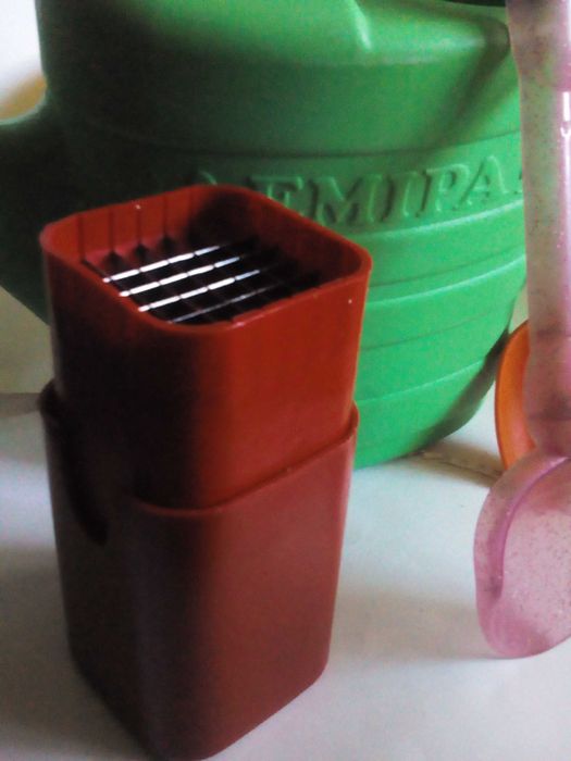 БЛЕНДЕР ( измельчитель продуктов) и другие мелочи нужные  для кухни