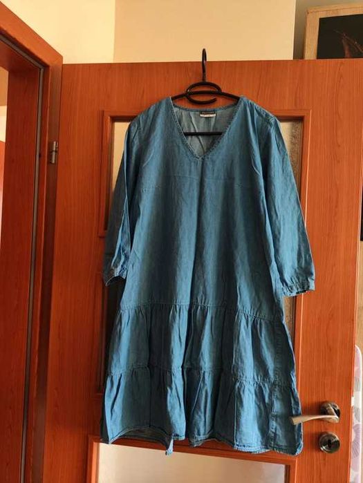 Sukienka koloru dżinsowego rozkloszowana rozmiar S