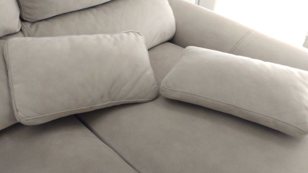 Sofá chaise long em microfibra