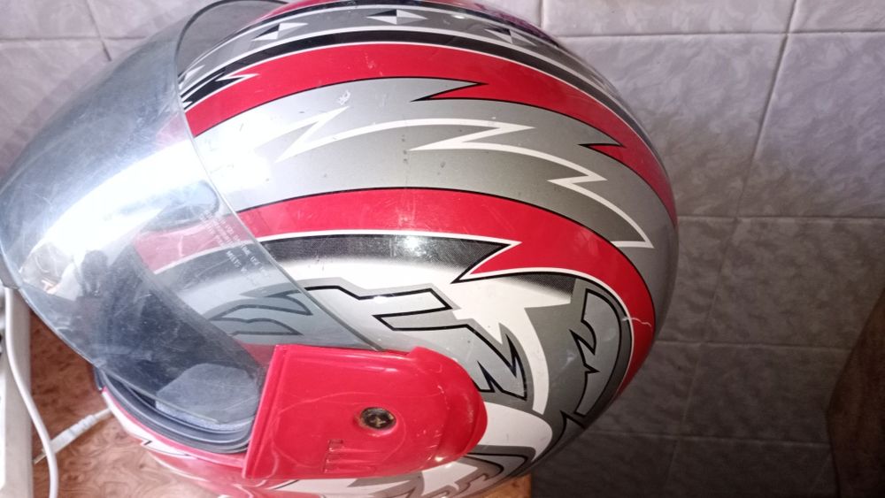 Продам мотошлем бу