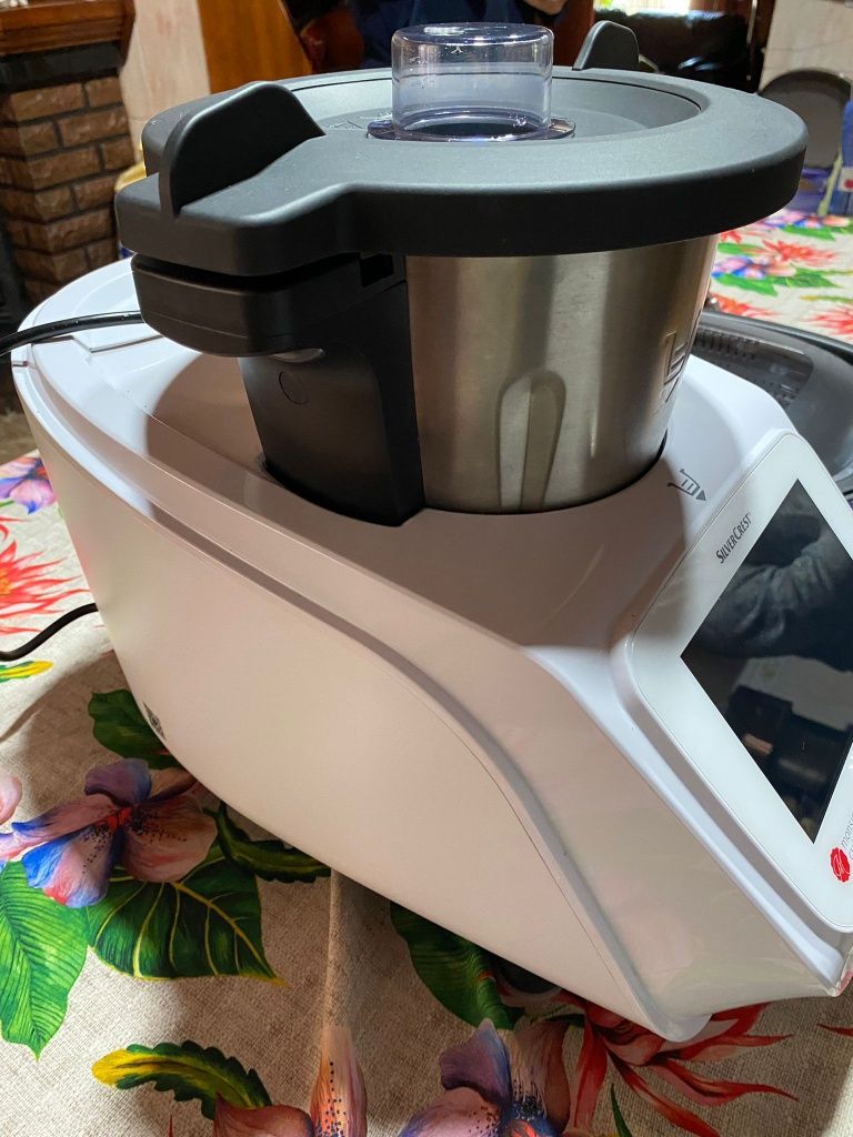 Robot de cozinha monsieur cuisine Lidl com muito pouco uso