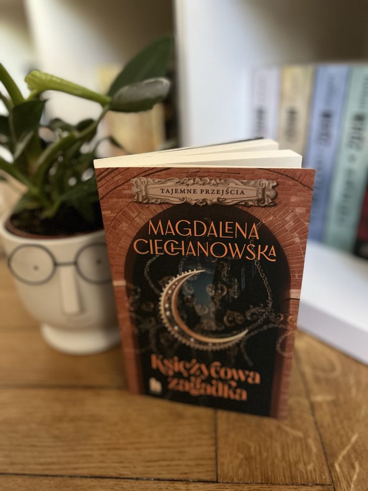 Księżycowa zagadka Magdalena Ciechanowska