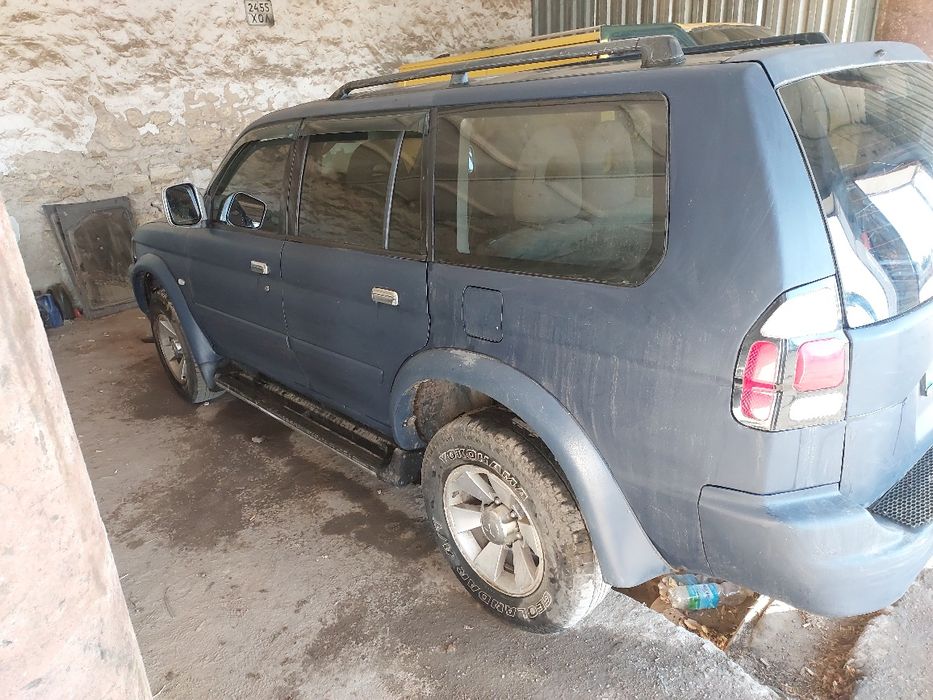 Міцубісі паджеро спорт 2008 рік , бензиновий