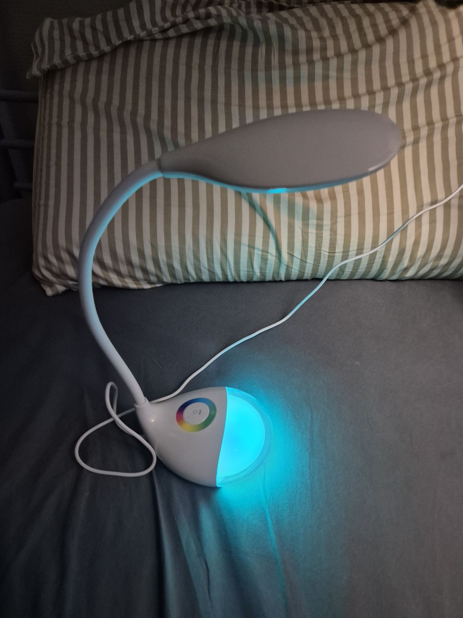 Lampka na biurko mocny LED z regulacją jasności  + światło ambientne R