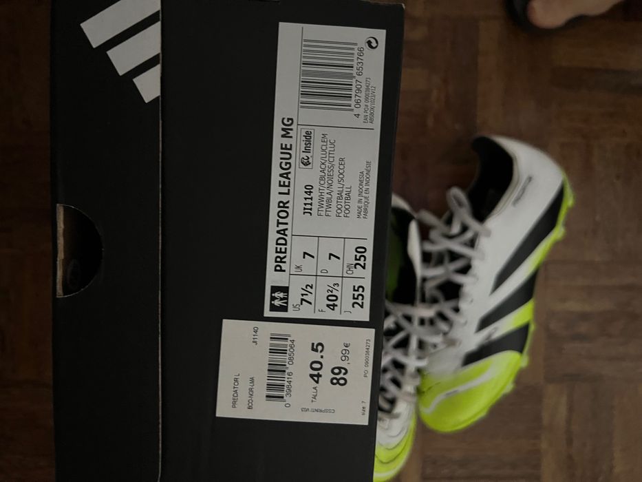 Chuteira Adidas Predador