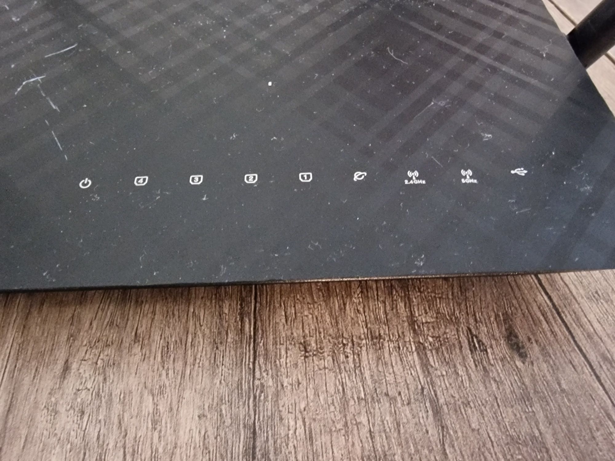 Używany ASUS RT-AC1200G+ RRouter Wi-Fi - Idealny do domu!