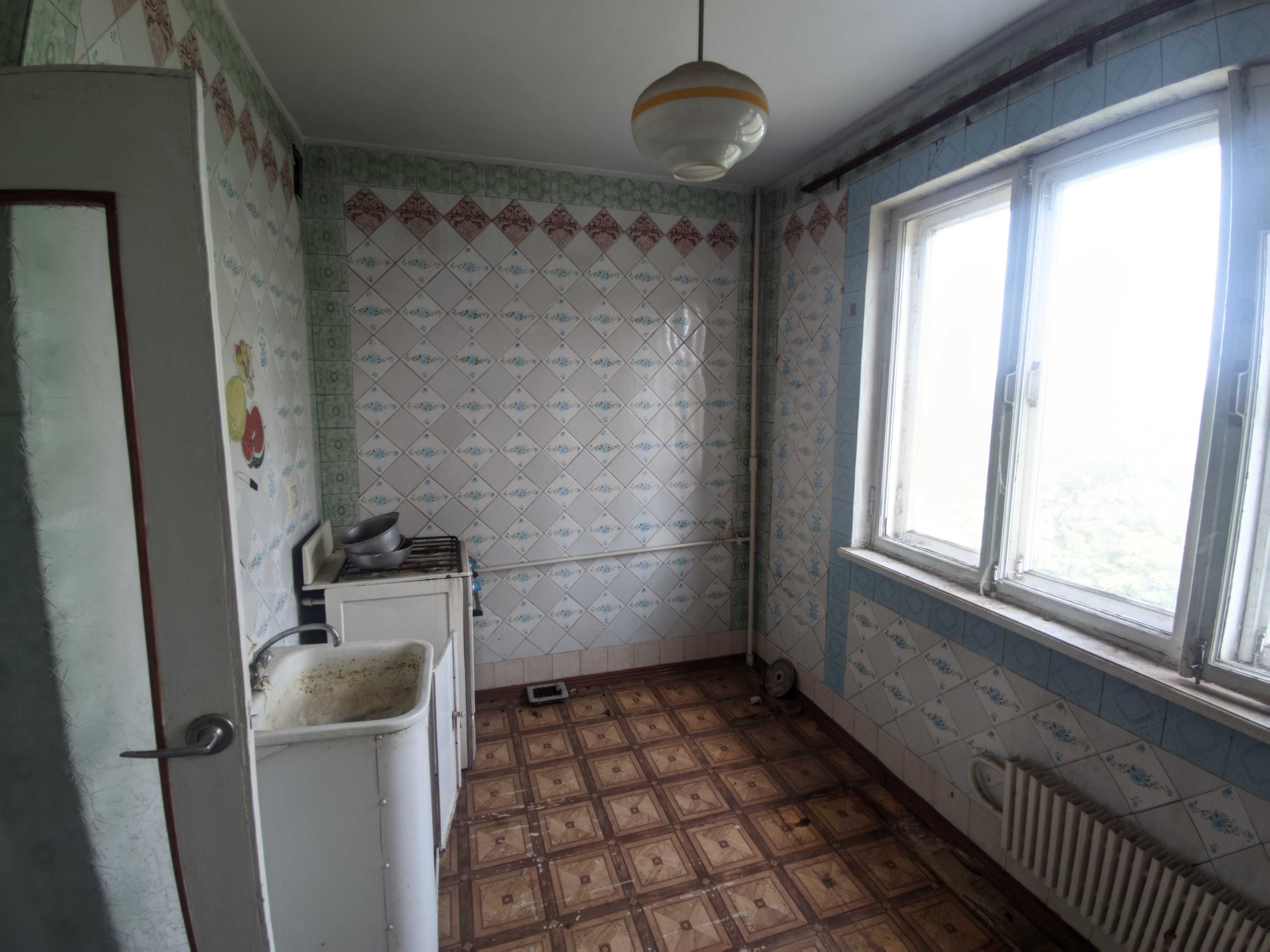 G4 Продам 3 х ком. квартиру  в 2 х минутах от метро Масельского