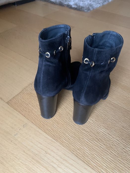 Botins de salto alto