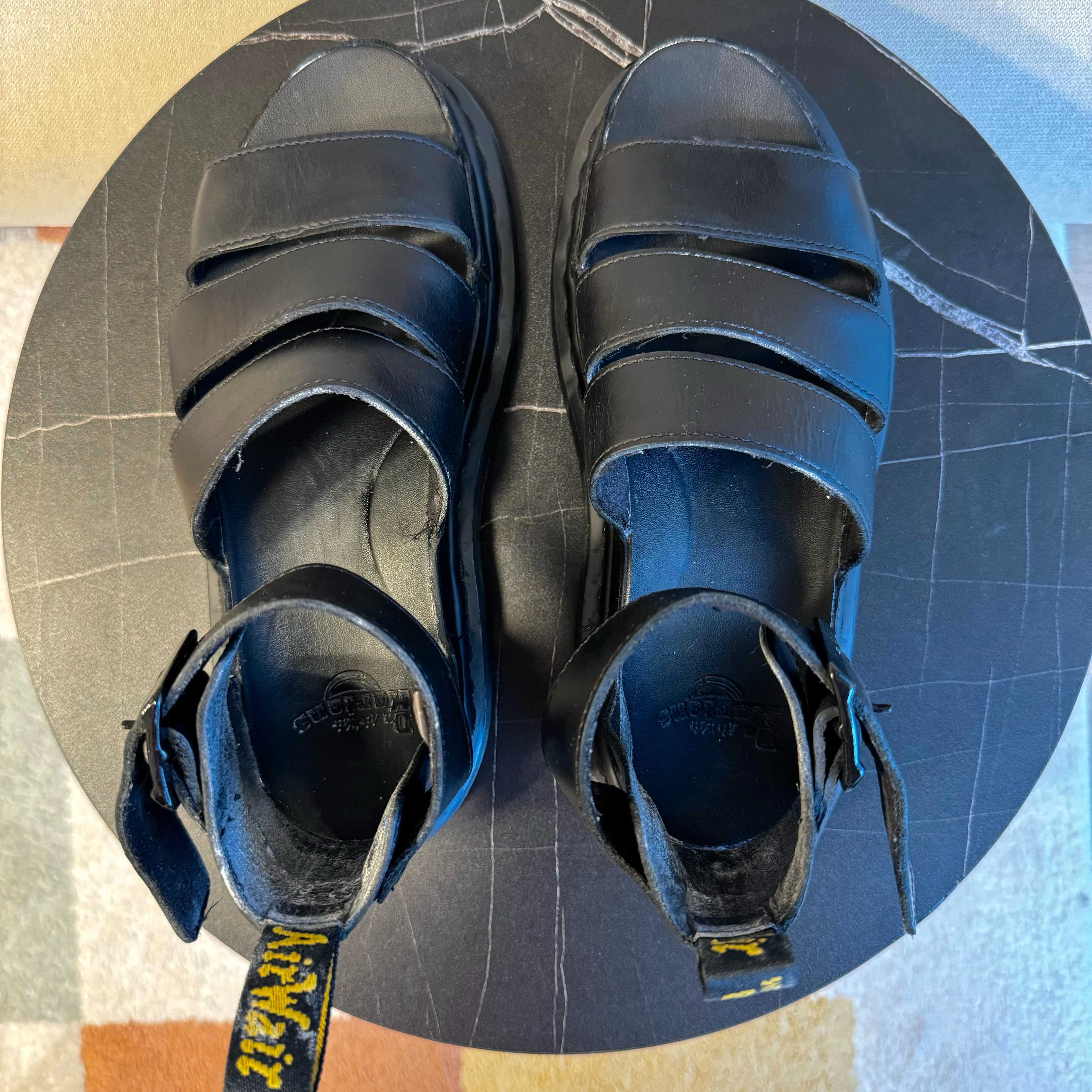 DR. MARTENS Black Clarissa II Sandały damskie [39]